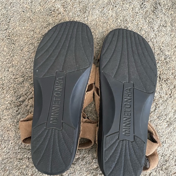 Minnetonka sandals NEW - Picture 3 of 3